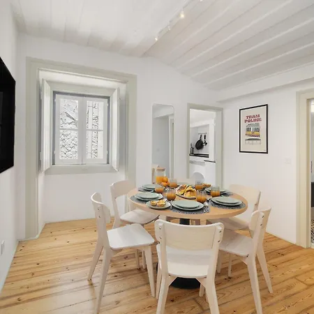 Будинок відпочинку Whome Lisbon's Heartbeat Your Premier Address For Explorers Лісабон